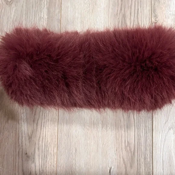 ALO Yoga Opulent faux fur burgundy truffle wintersun headband nwot $118 - Picture 4 of 8